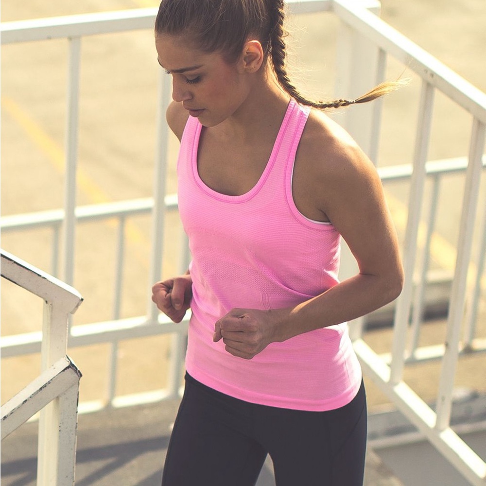 Size 2 lululemon swiftly tank top!
